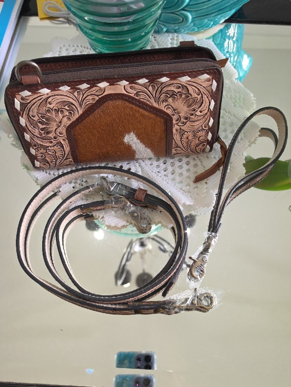 Wrangler Brown and White Tooled Leather Cowhide Wristlet And Crossbody - Picture 5 of 5